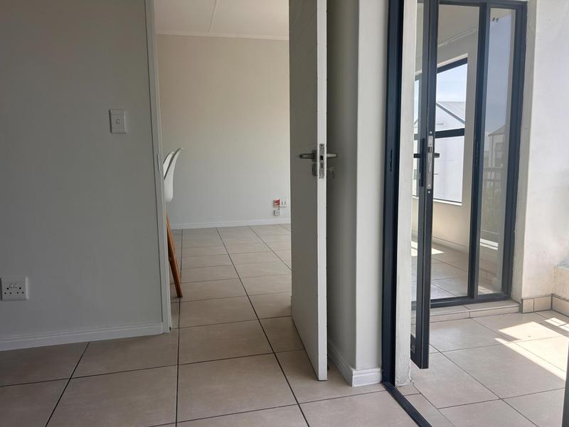 To Let 1 Bedroom Property for Rent in Sandown Western Cape